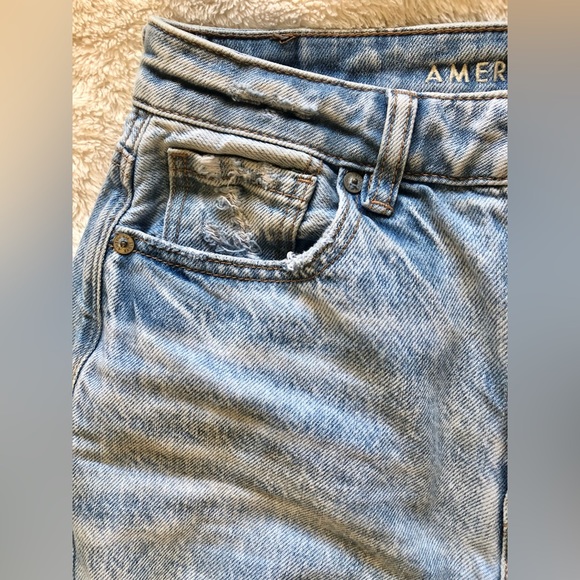 AE Distressed Mom Jean. - Picture 12 of 16
